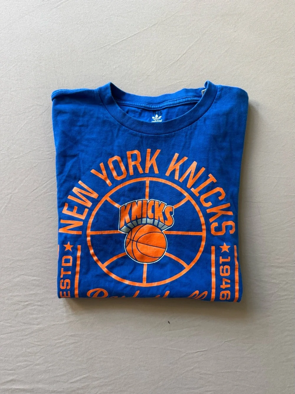 Adidas New York Knicks graphic Tee